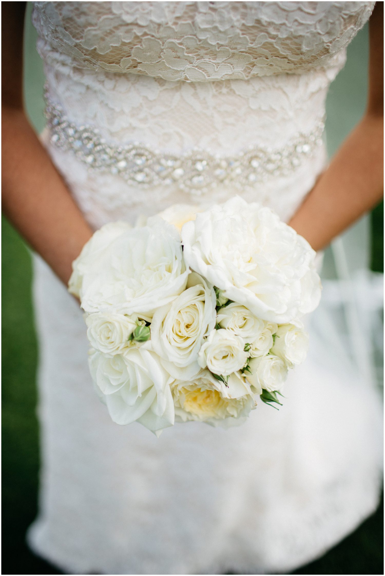 Bridal Portraits, Photo of the bride, White wedding bouquet, Amore Fiori, Arrowhead Golf Club Wedding Photos, Colorado Wedding Photographer