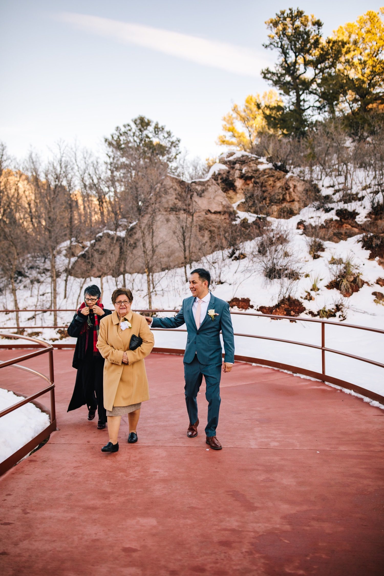 Places to elope in Colorado, Colorado elopement photographer, Colorado Springs Elopement, Garden of the Gods elopement in Colorado Springs, Intimate Colorado Wedding, Colorado Micro Wedding, Small Colorado wedding, Garden of the gods wedding, Where to elope in Colorado, Colorado mountain elopement, Bar wedding reception, Small wedding ideas, Small wedding inspiration, Wedding photography, Elopement photography