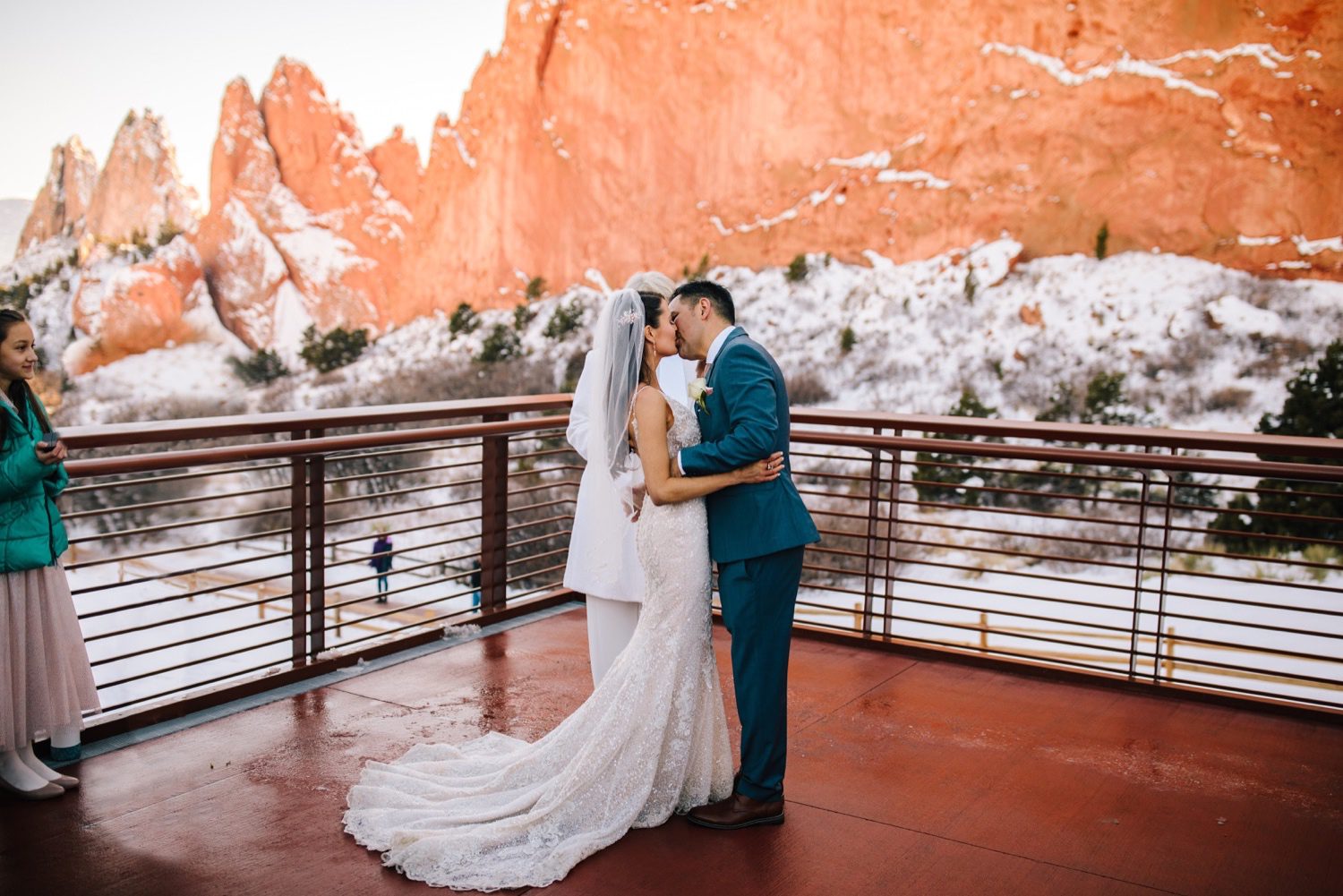 Places to elope in Colorado, Colorado elopement photographer, Colorado Springs Elopement, Garden of the Gods elopement in Colorado Springs, Intimate Colorado Wedding, Colorado Micro Wedding, Small Colorado wedding, Garden of the gods wedding, Where to elope in Colorado, Colorado mountain elopement, Bar wedding reception, Small wedding ideas, Small wedding inspiration, Wedding photography, Elopement photography