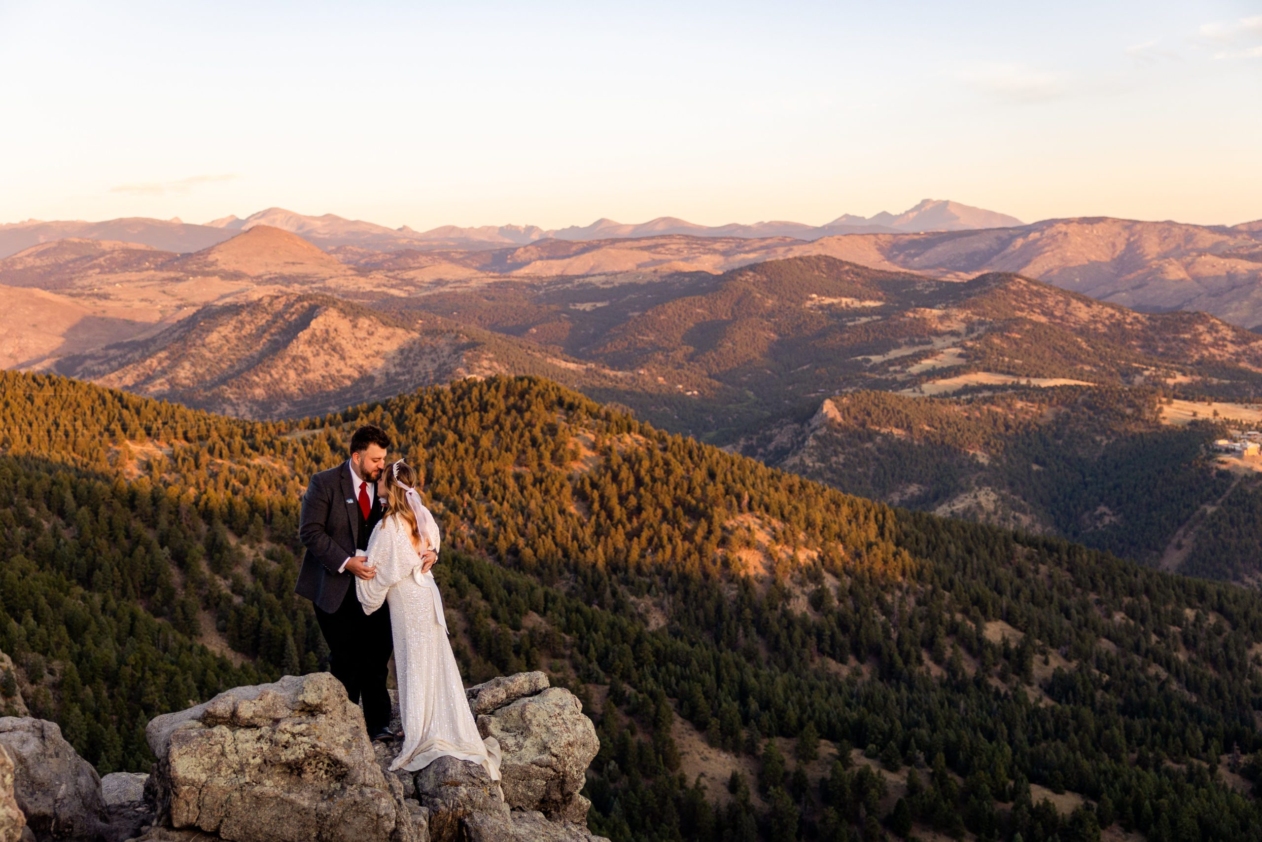 Alpenglow at Lost Gulch overlook during sunrise elopement photos