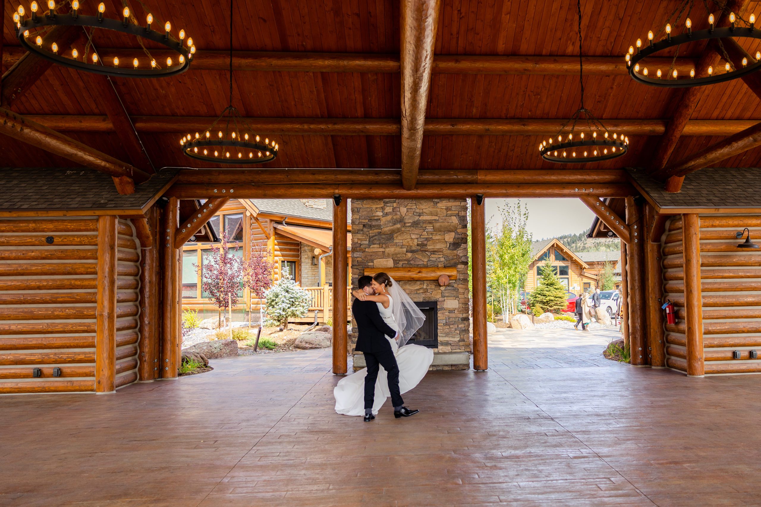 Bride and groom portraits at Estes Park Resort, Colorado Wedding, Colorado Elopement, Lake Estes, Destination wedding in the mountains