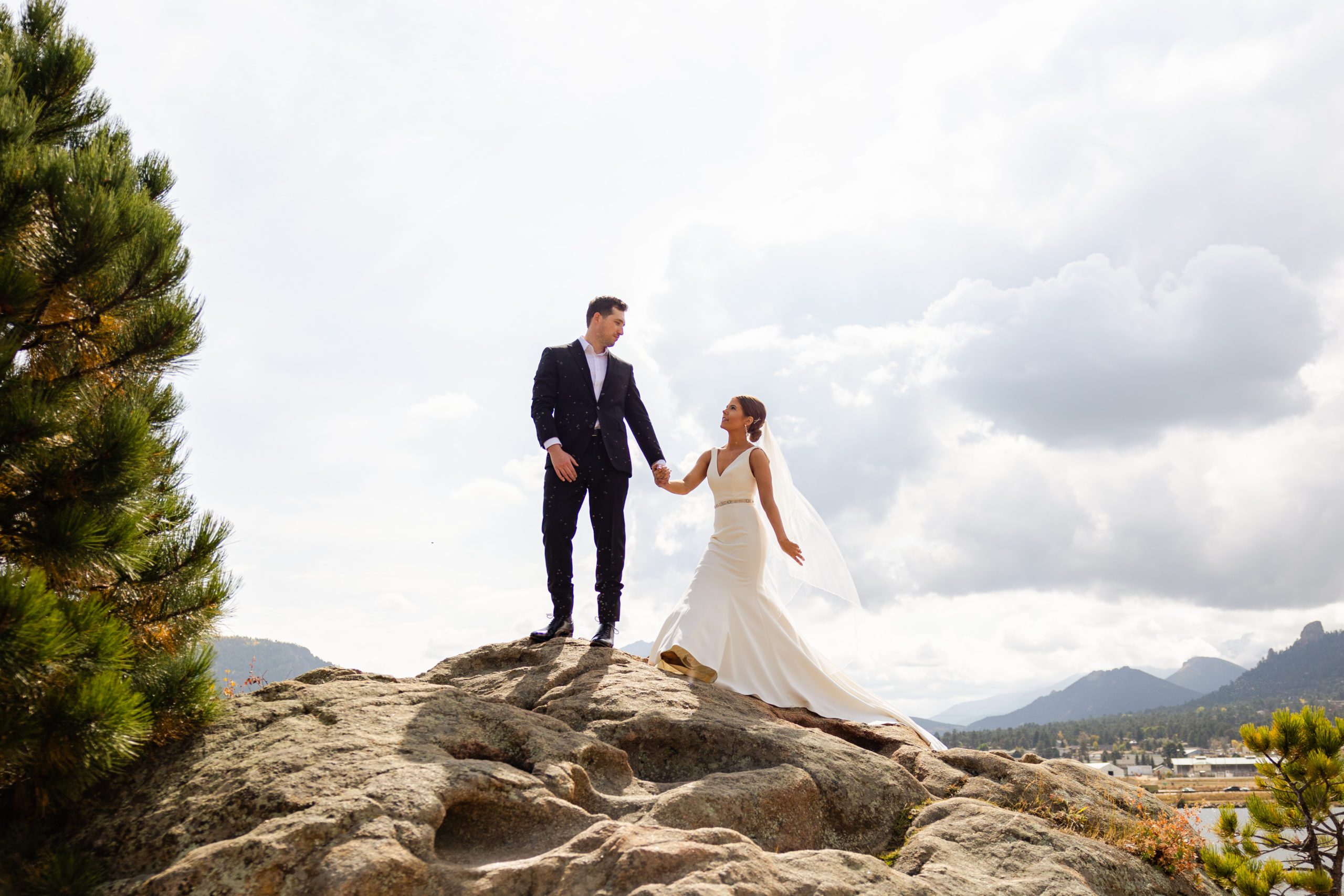 Bride and groom portraits at Estes Park Resort, Colorado Wedding, Colorado Elopement, Lake Estes, Destination wedding in the mountains