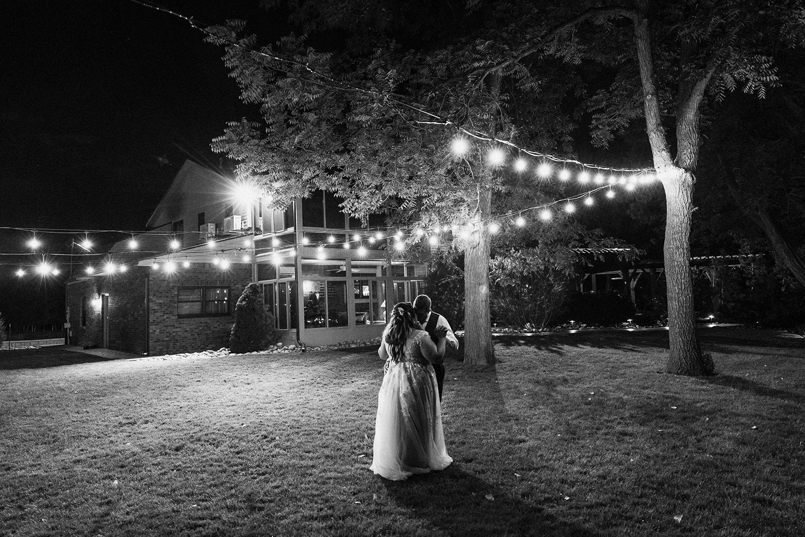 Private last dance at wedding, Shupe Homestead